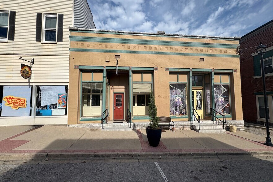 Primary Photo Of 313 E Main St, Wilmore Storefront For Lease