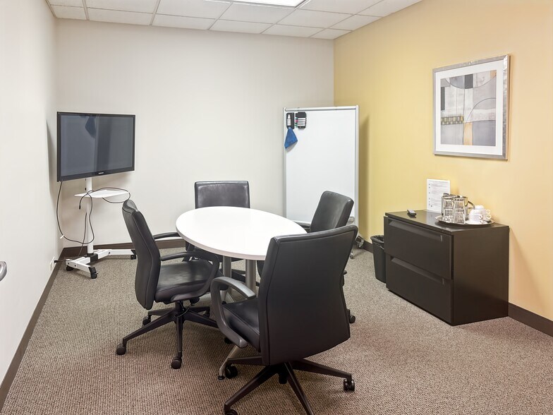 More Photos Of 1821 Walden Office Sq, Schaumburg Coworking Space