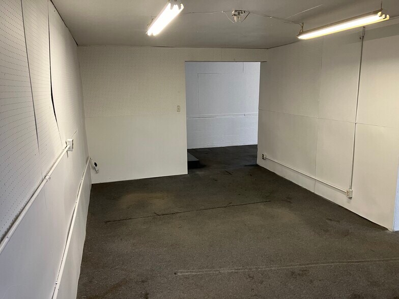 More Photos Of 2043 Highway 70 W, Dickson Unknown For Lease