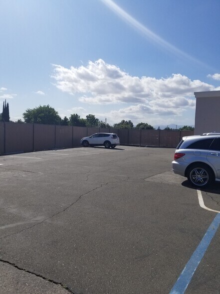 More Photos Of , Santa Clarita Office For Sale