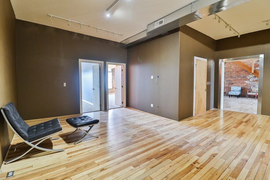More Photos Of 102-104 W Columbus St, Kenton Office Residential For Sale