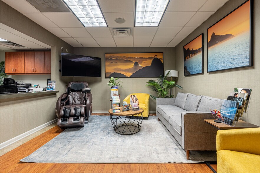 More Photos Of 2400 N Ashland Ave, Chicago Medical For Lease
