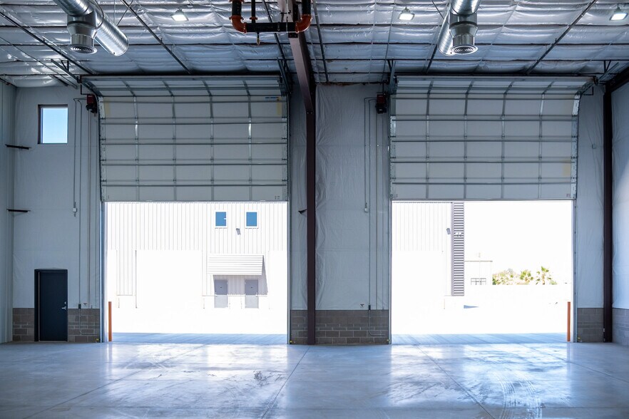 More Photos Of 3912 E 43rd St, Yuma Warehouse For Lease