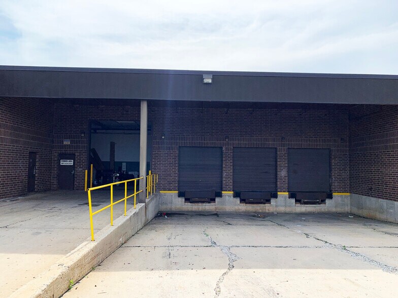 More Photos Of 28457 Ballard Dr, Lake Forest Light Manufacturing For Lease