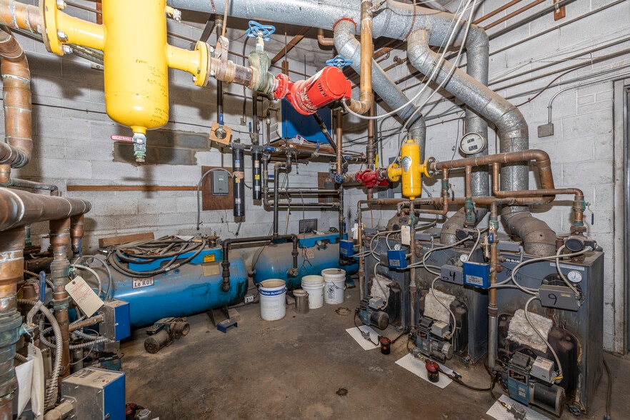 More Photos Of 18001 Sellman Rd, Dickerson Light Manufacturing For Sale