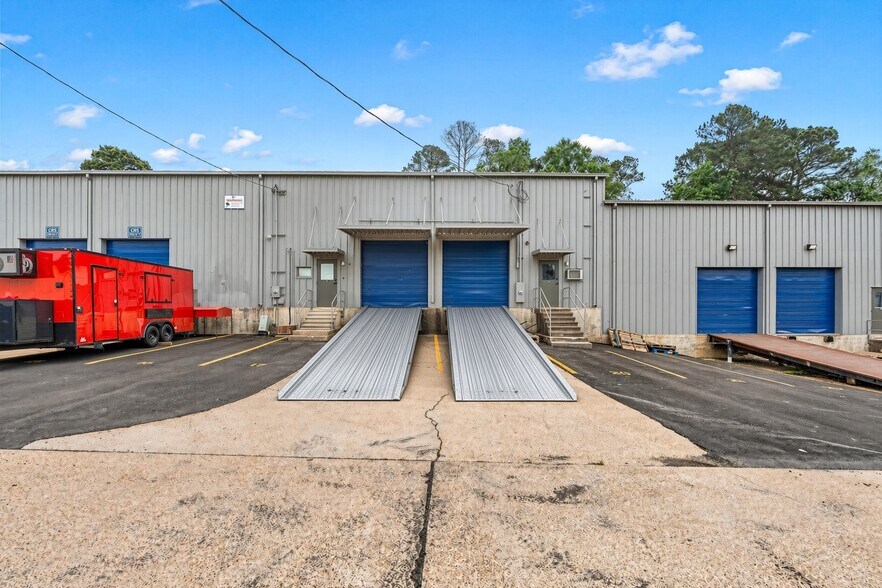 More Photos Of 5905 Financial Plz, Shreveport Warehouse For Lease