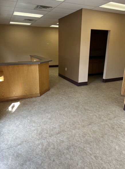 More Photos Of 803 18th Ave NW, Austin Restaurant For Sale