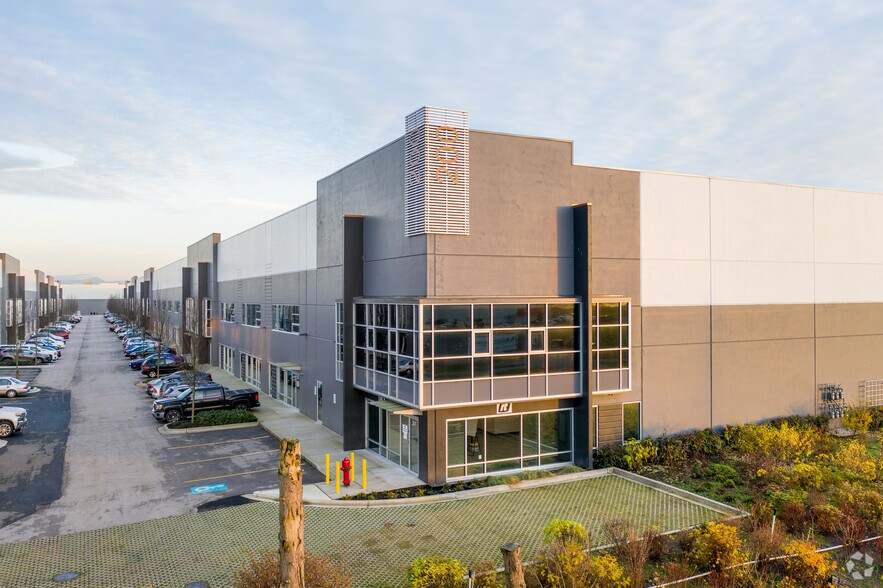 More Photos Of 19055 Airport Way, Pitt Meadows Distribution For Lease