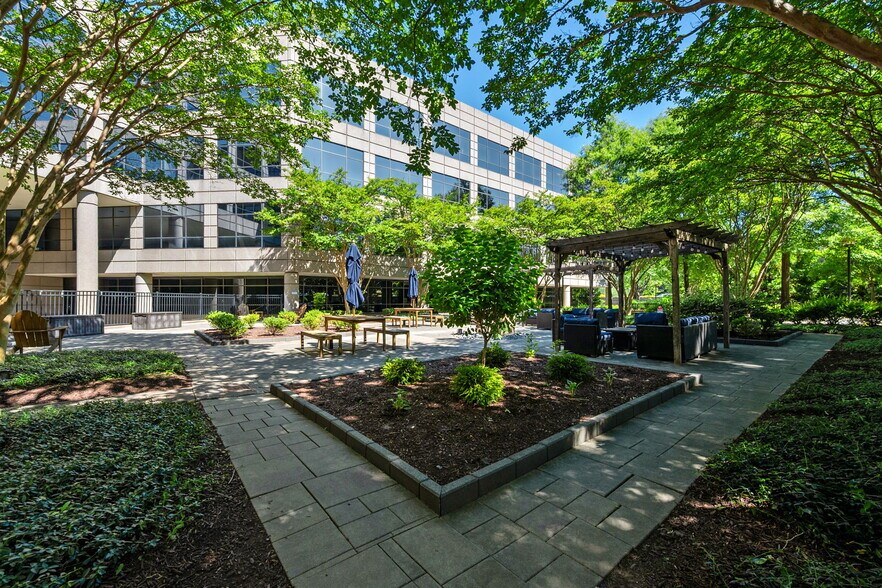 More Photos Of 3975 Fair Ridge Dr, Fairfax Office For Sale