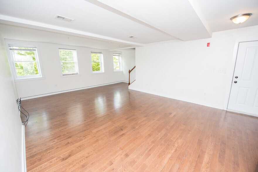 More Photos Of 803-807 Washington Blvd, Baltimore Storefront Retail Residential For Lease