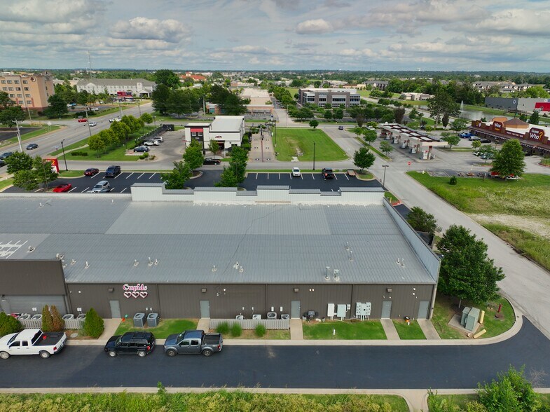 More Photos Of 3600 SE Guess Who Dr, Bentonville Storefront For Lease