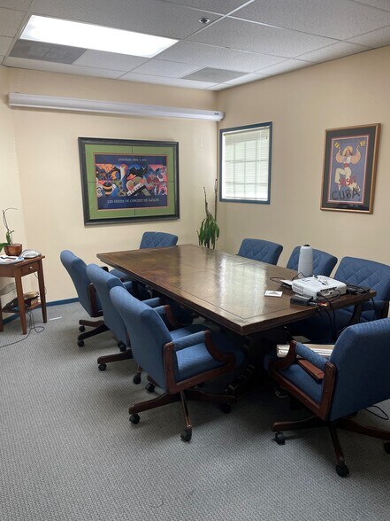 More Photos Of 647 W Broadway, Glendale Office For Sale