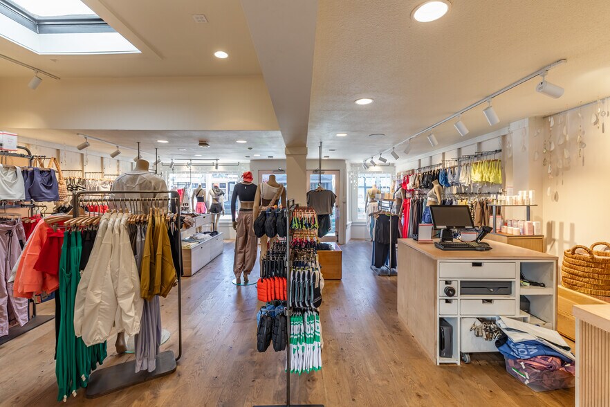 More Photos Of 1644 Abbot Kinney Blvd, Venice Storefront For Lease
