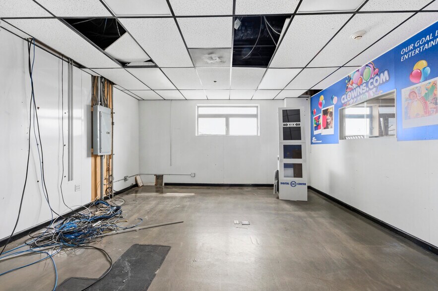 More Photos Of 200 Meacham Ave, Elmont Warehouse For Lease