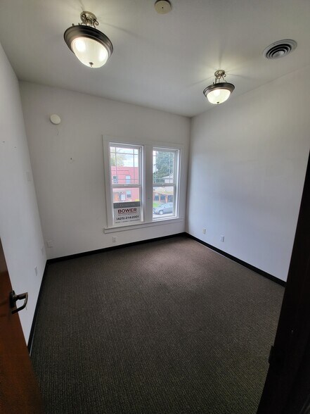 More Photos Of 223 S Lewis St, Monroe Storefront Retail Office For Sale