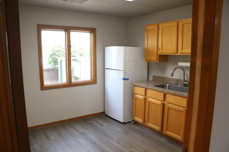 More Photos Of 3471 E Grand River Ave, Howell Office For Lease