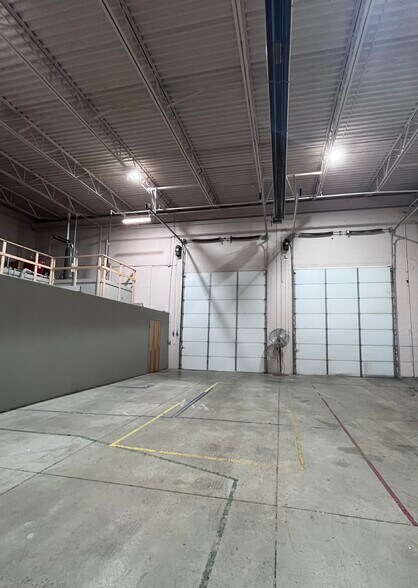 More Photos Of 55951 Gratiot Ave, Chesterfield Office For Sale