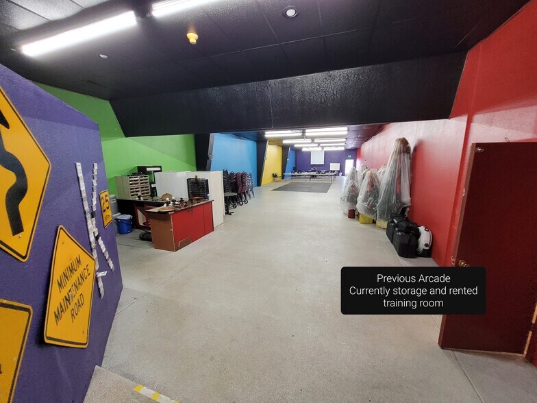 More Photos Of 615 E 3rd St, Kimball Restaurant For Sale