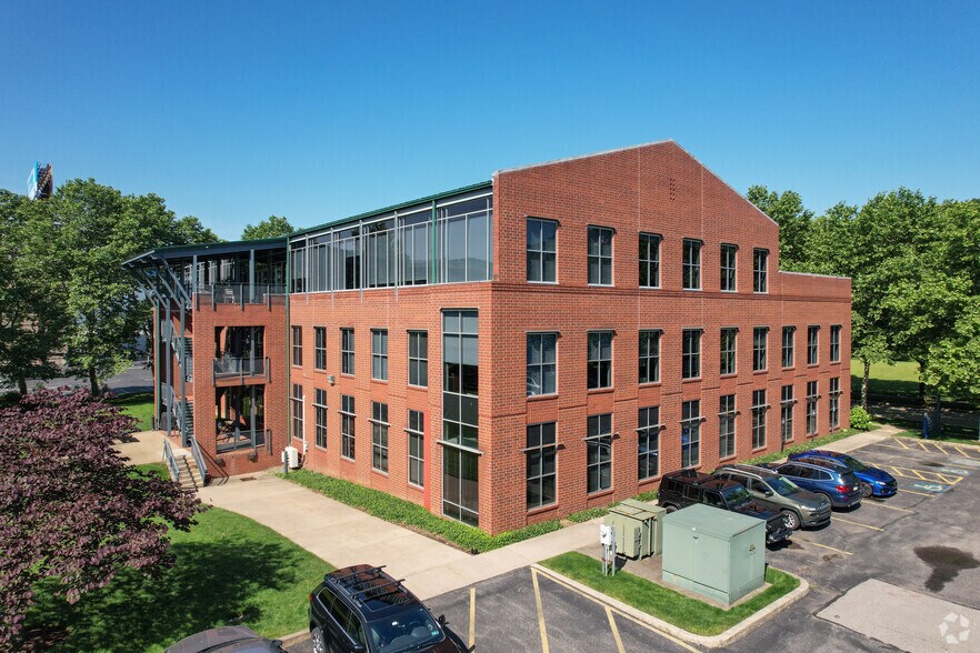 More Photos Of 800 Waterfront Dr, Pittsburgh Office For Lease