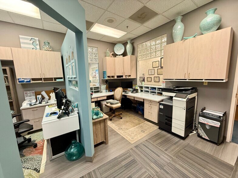 More Photos Of 1725 Western Ave, Findlay Medical For Sale