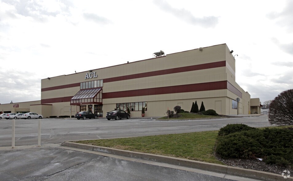 More Photos Of 1700 Peach St, Erie Medical For Lease