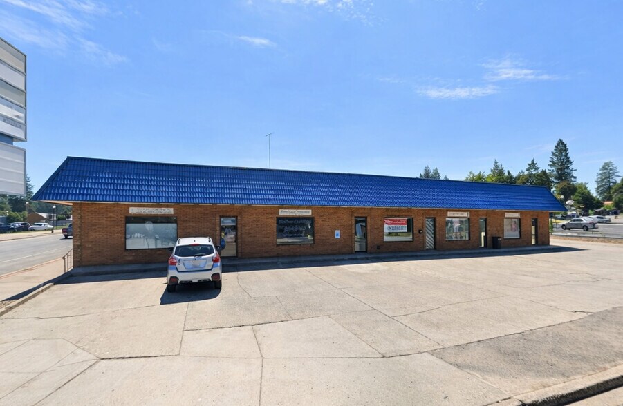 Primary Photo Of 405 W Walnut St, Newport Storefront Retail Office For Sale