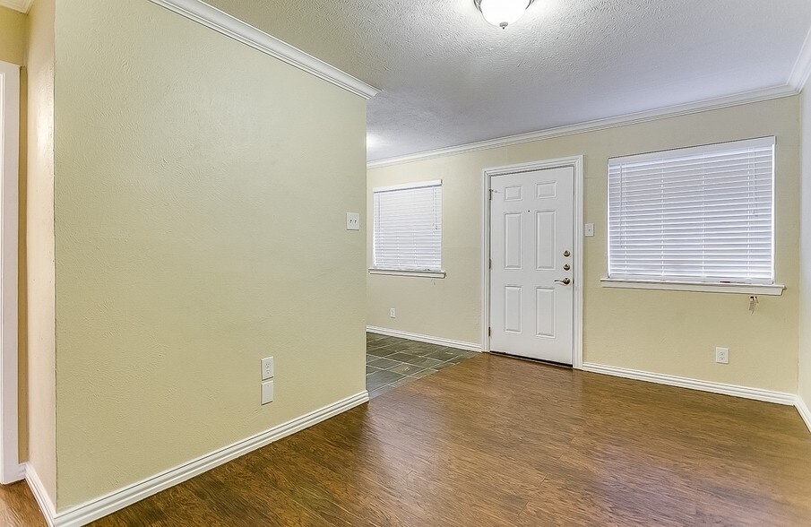 More Photos Of 1516 Annex Ave, Dallas Apartments For Sale