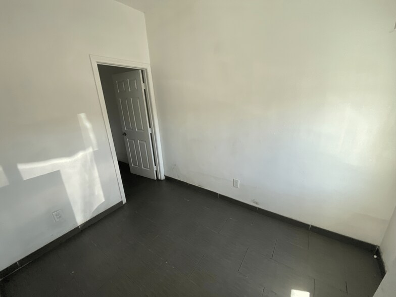 More Photos Of 7620 North Ave, Lemon Grove Service For Lease