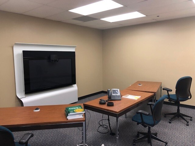 More Photos Of 8201 N University St, Peoria Distribution For Lease