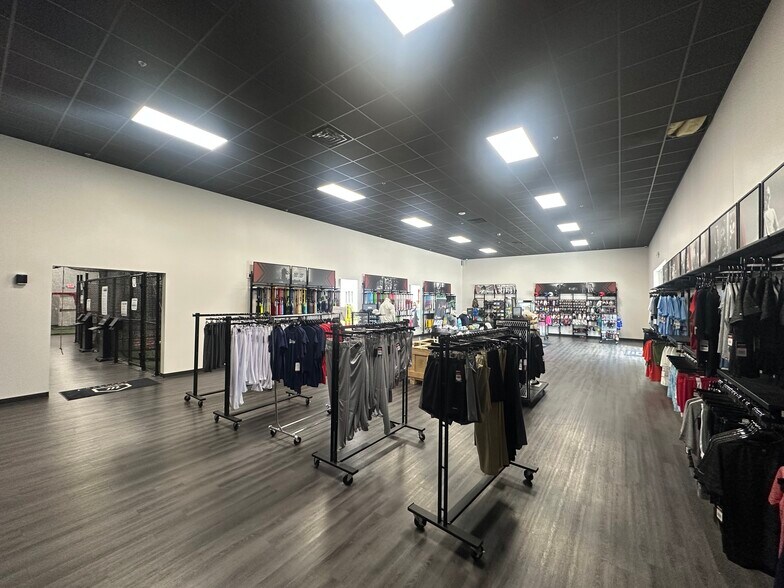 More Photos Of 9999 W Sam Houston N, Houston Freestanding For Lease
