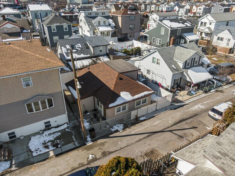 More Photos Of 115 Gain Ct, Brooklyn Flex For Sale