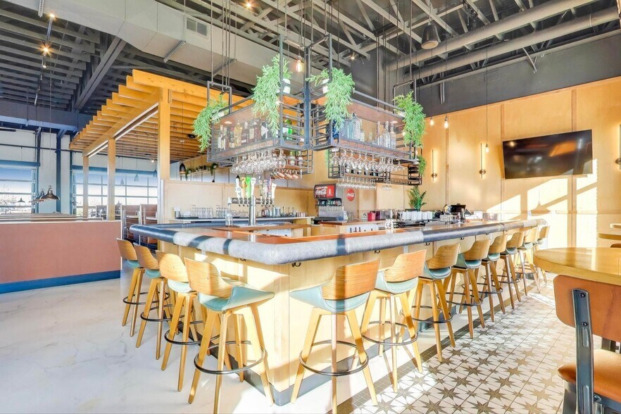 More Photos Of 3552 Market Ln, Kenosha Restaurant For Sale