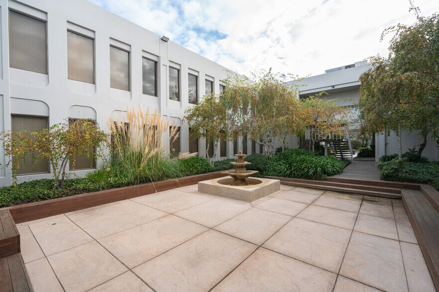 More Photos Of 877 Mahler Rd, Burlingame Office For Lease