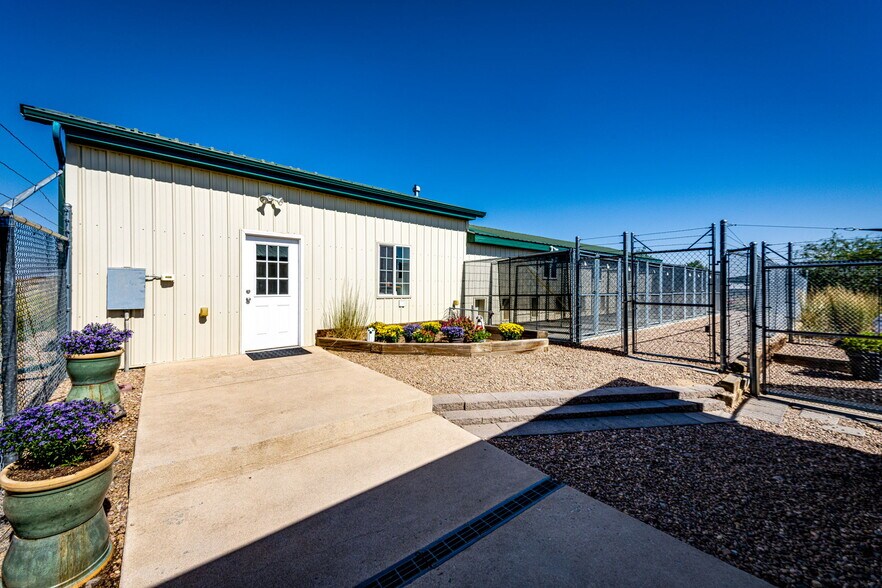 More Photos Of 7673 County Road 6, Brighton Veterinarian Kennel For Sale