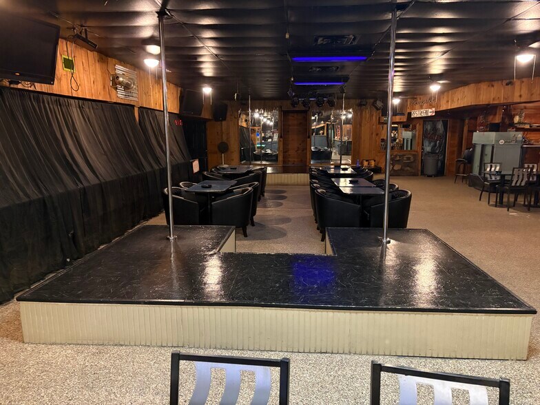 More Photos Of 1704 E Hwy 70, Kingston Bar For Sale