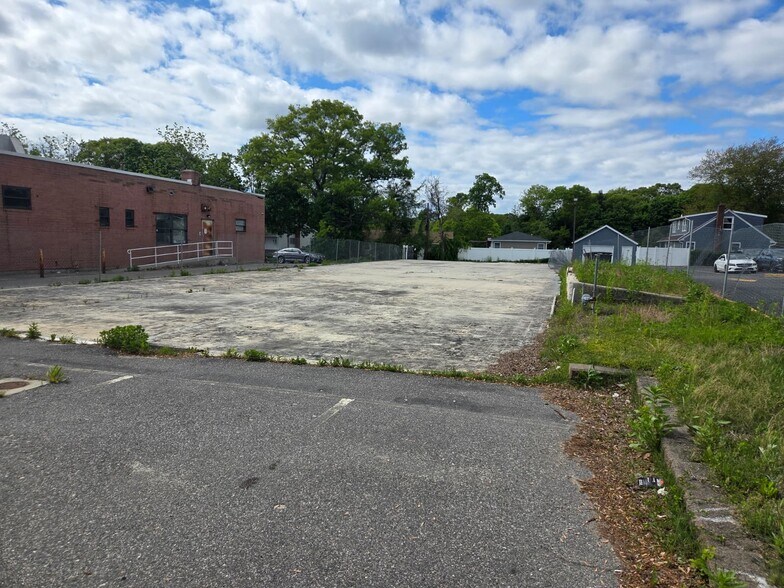 More Photos Of 691 E Jericho Tpke, Huntington Station Land For Sale