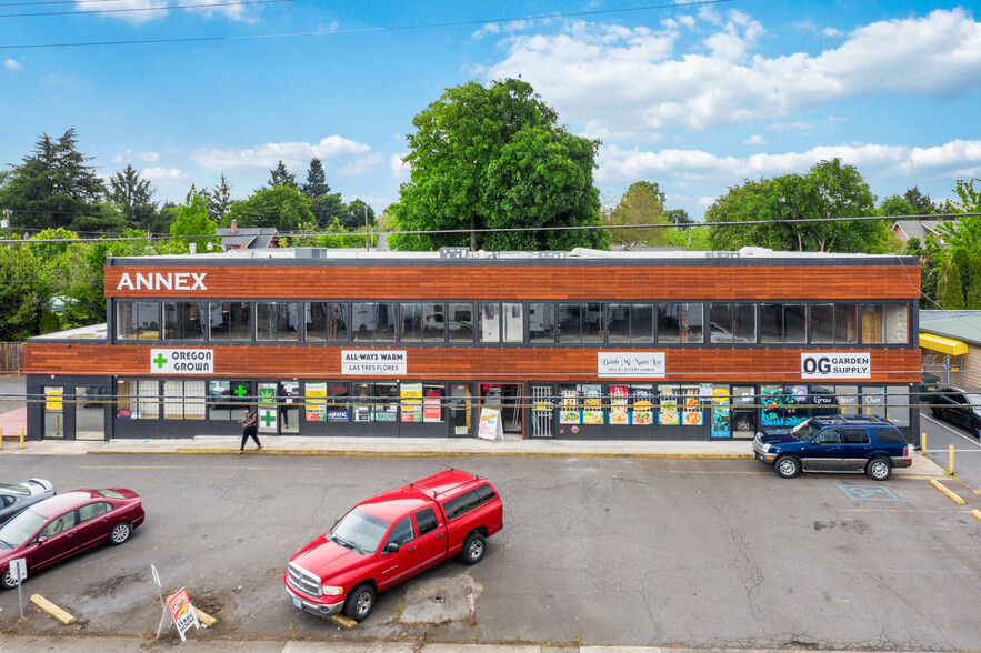 Primary Photo Of 322-332 SE 82nd Ave, Portland Storefront Retail Office For Lease