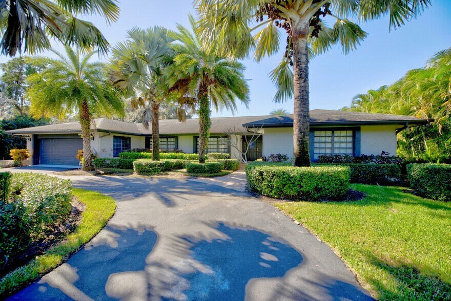 Primary Photo Of 573 Holmes Ave, Lake Placid Specialty For Sale