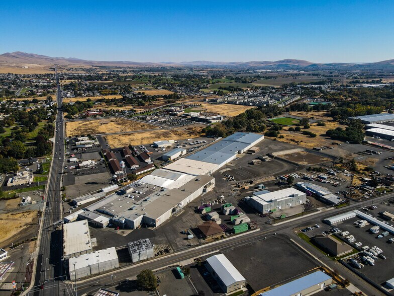 More Photos Of 2310 Terrace Heights Dr, Yakima Flex For Sale