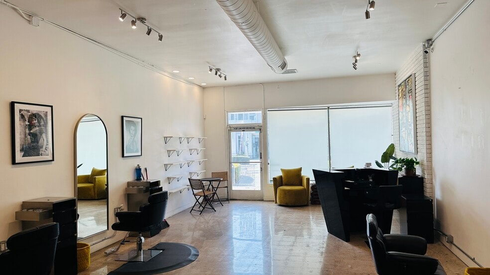 More Photos Of 5701-5707 La Jolla Blvd, La Jolla Freestanding For Lease