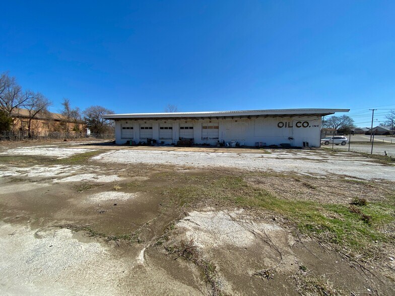 More Photos Of 209 E Wade Ave, Mountain Home Distribution For Sale