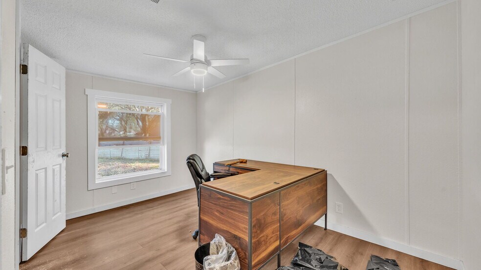 More Photos Of 705 Jerry Smith Rd, Dover Light Manufacturing For Sale