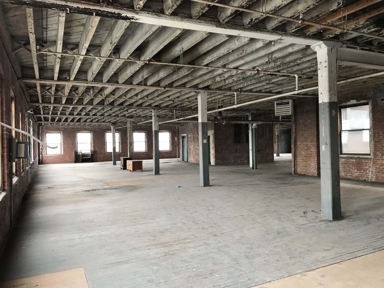 More Photos Of 98-104 Murray St, Newark Warehouse For Sale