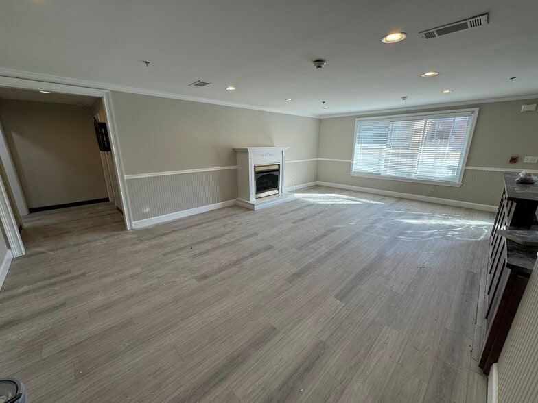 More Photos Of 5990 Love St, Austell Medical For Lease