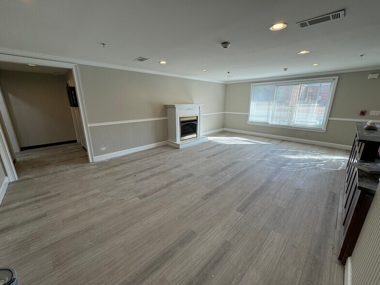 More Photos Of 5990 Love St, Austell Medical For Lease