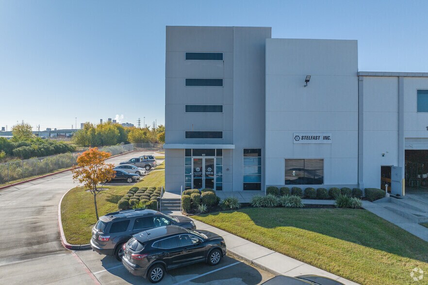 More Photos Of 531 Portwall St, Houston Distribution For Lease