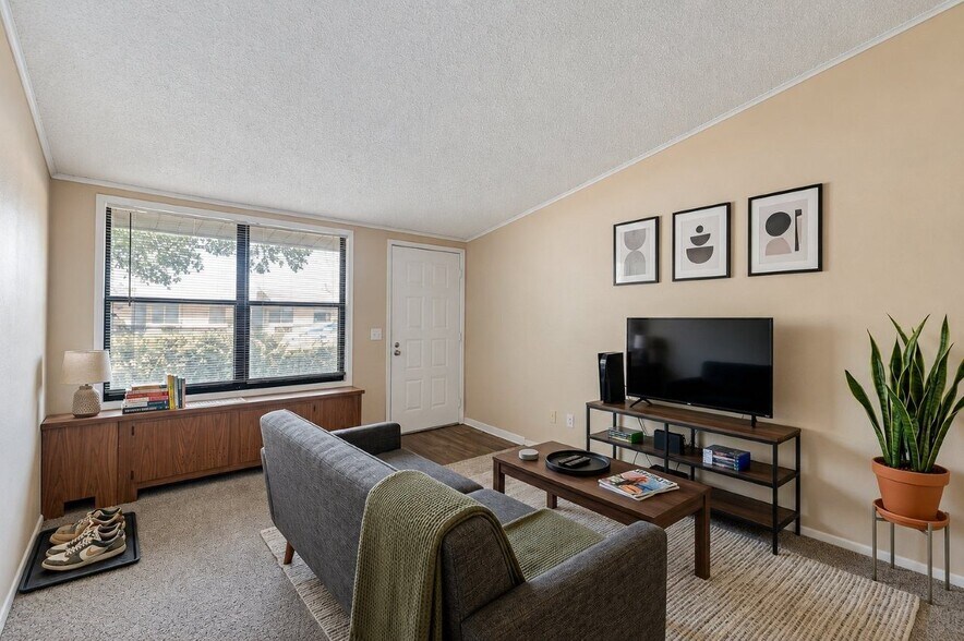 More Photos Of 18933 Quercus Dr, Hudson Apartments For Sale