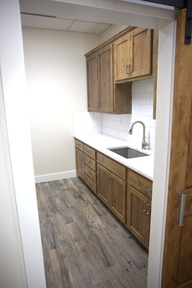 More Photos Of 1313 Lorenzo St, Castroville Medical For Lease