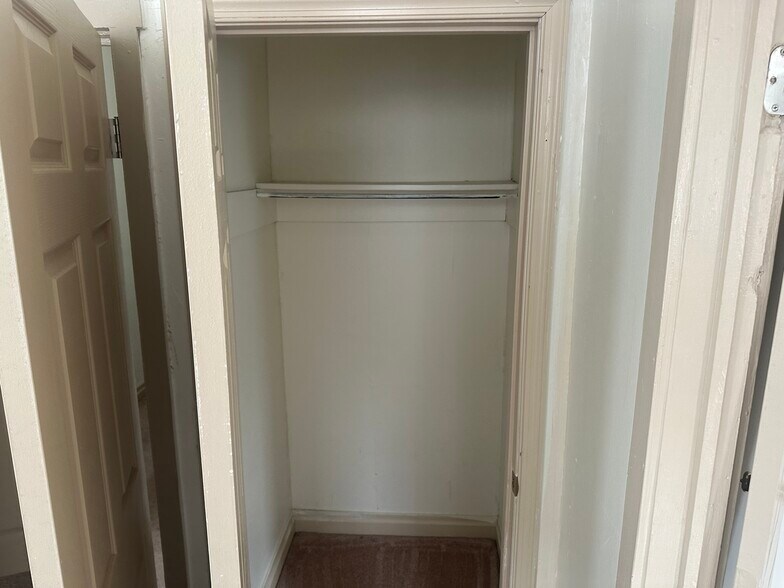 More Photos Of 142 W Main St, Windsor Apartments For Sale