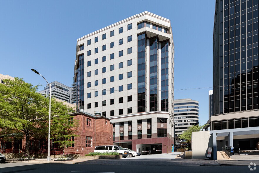 More Photos Of 1530 Wilson Blvd, Arlington Office For Lease